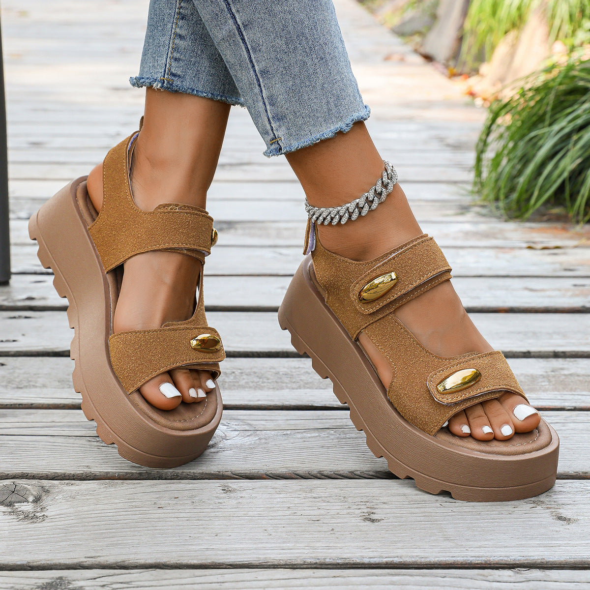 SUNKISSEDSTEP Women’s Retro Trek Platform Sandals (US 5.5–8)