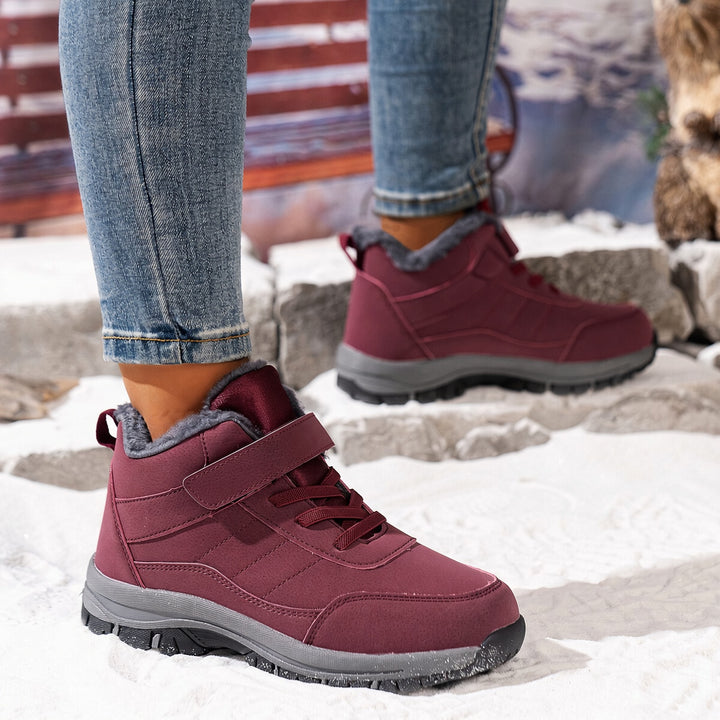 SUNKISSEDSTEP Women’s ArcticTrail WideFit Snow Boots