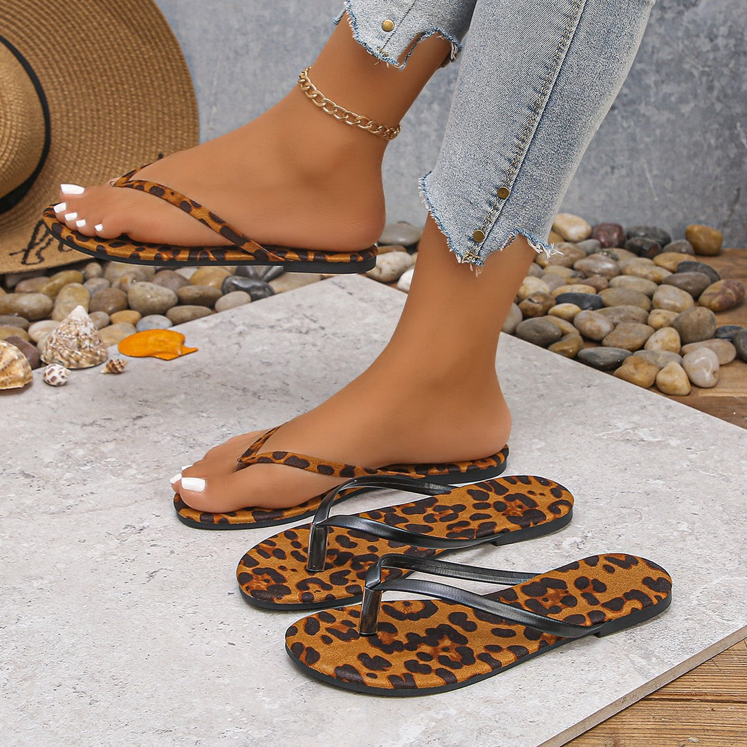SUNKISSEDSTEP Women’s Leopard Print Flip Flop Sandals (US 5–11)