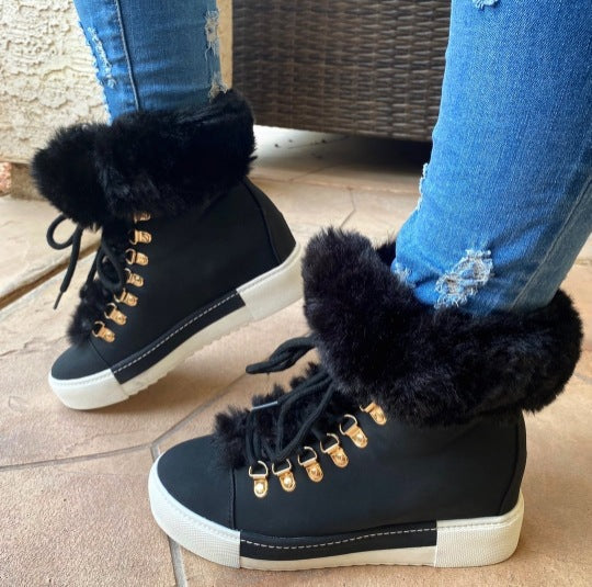 SUNKISSEDSTEP Women’s Fur-Collar Lace-Up Winter Boots
